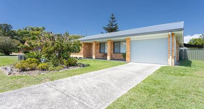 Iona - Plenty of room to park your boat.