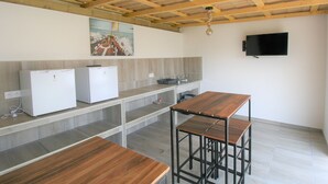 Unclassified image, 2 of 16, button - Cozy Renovated Holiday Home with Shared Garden, Near Beach and Town Center (La Tranche-sur-Mer)
