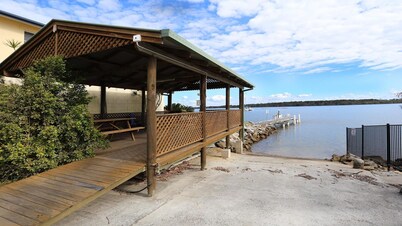 Iluka Villa 4 - Pool, BBQ, private jetty and your own boat ramp.