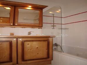 Bathroom - Apartment 6 pers, pool, 3 rooms, balcony, parking (Crest-Voland)