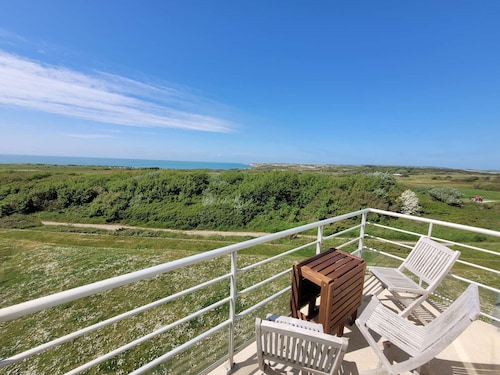 2-Bedroom Duplex with Parking and Pets Allowed