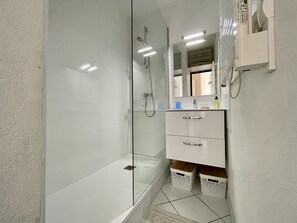 Hair dryer - Seafront apartment for 4 in Sète with private parking (Sète)
