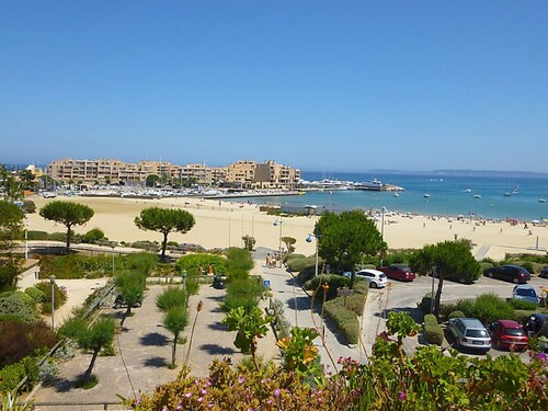 Sunny Apartment with Terrace, 5 Guests, Parking - Bormes-les-Mimosas
