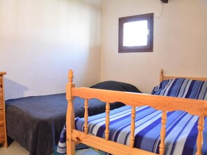 1 bedroom - Gruissan: Cozy 2-Room House with Mezzanine, Terrace, BBQ, Parking - Near Beach & Shops (Gruissan)