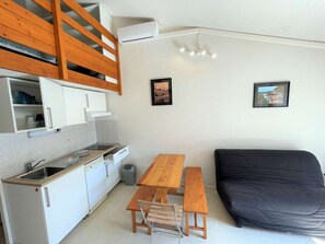 Interior - Air-Conditioned Studio with Mezzanine, Pool, and Parking - Steps from Grazel Beach (Gruissan)