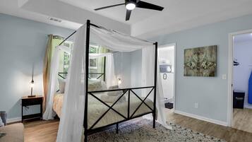 3 bedrooms, iron/ironing board, travel crib, free WiFi