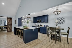 Dining - Trending Tranquil Retreat W/ Theater&Pool Table (Pooler)