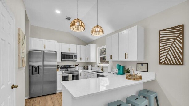 Coffee/tea maker, fridge, microwave, oven - Coastal Paradise Steps to Tybee Beach (Tybee Island)