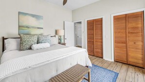 Room - Coastal Paradise Steps to Tybee (Tybee Island)