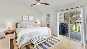 Room - Coastal Paradise Steps to Tybee (Tybee Island)