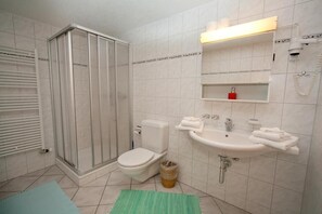Comfort Double Room | Bathroom - Hotel Gemse (Mels)