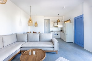 Deluxe Apartment, 1 Bedroom, Sea View | Living area