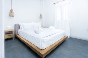 Deluxe Apartment, 1 Bedroom, Sea View | Memory-foam beds, laptop workspace, iron/ironing board, free WiFi - Alsea Seafront Apartments (Kithira)