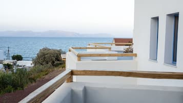 Leilighet, 2 soverom, sjøutsikt | Terrasse/patio