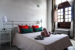 4 makuuhuonetta, silitysrauta/-lauta, vauvan matkasänky, ilmainen Wi-Fi