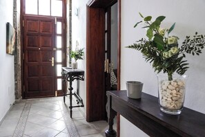 Interior - - (Los Silos)