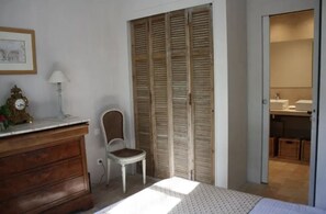 5 bedrooms, iron/ironing board, travel cot, free WiFi