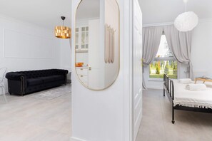 1 bedroom, desk, iron/ironing board, WiFi - Nadmorskie Tarasy 9 | Bright Apartment | Parking (Gdynia)