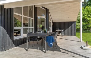 Outdoor dining - Pet friendly home in Hals with sauna (Hals)