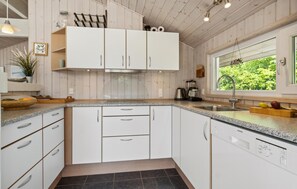 Køleskab, ovn, kogeplade, opvaskemaskine