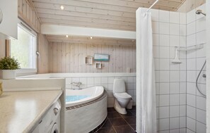 Shower - Pet friendly home in Hals with sauna (Hals)