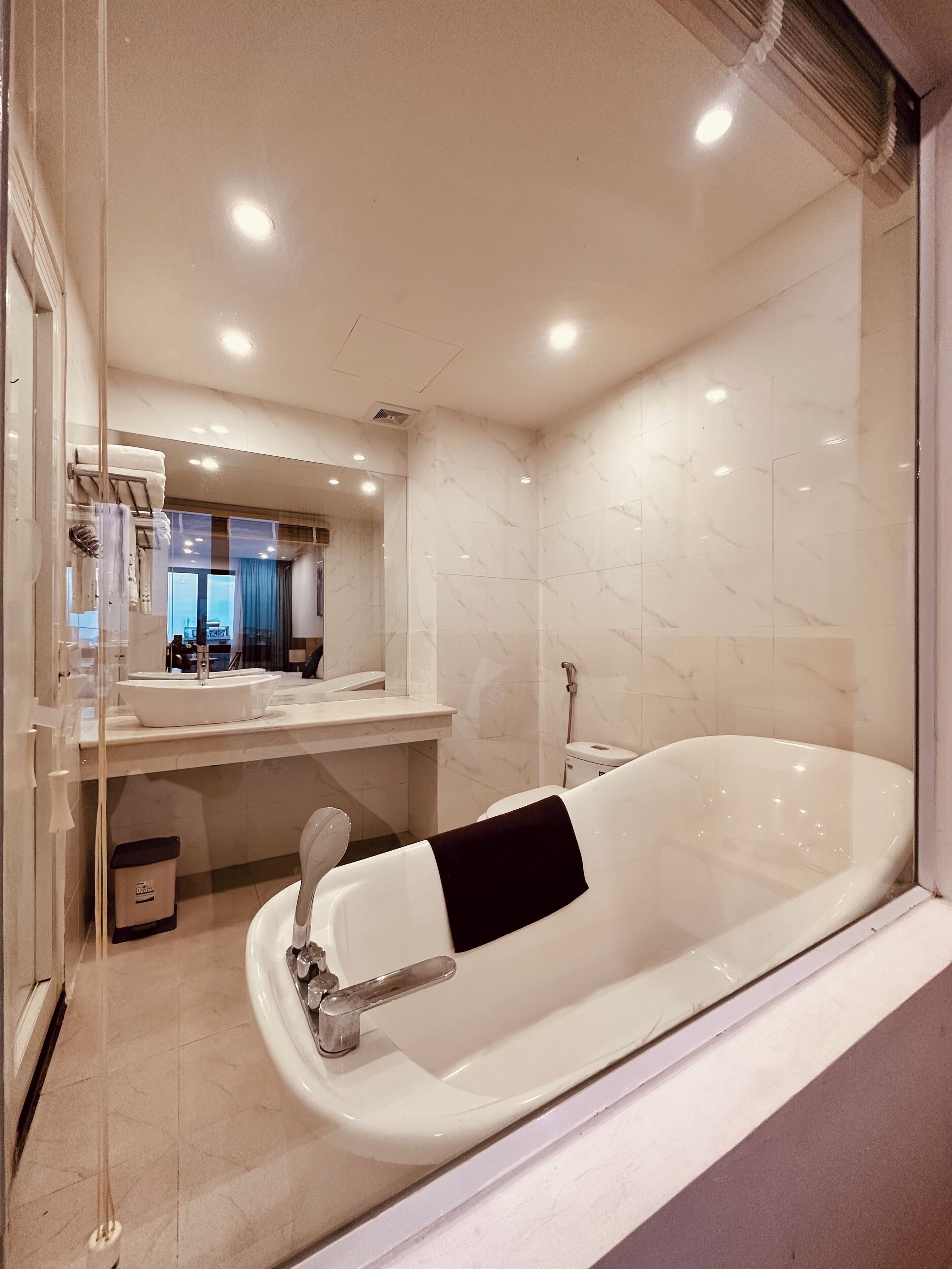 Premium Studio | Bathroom