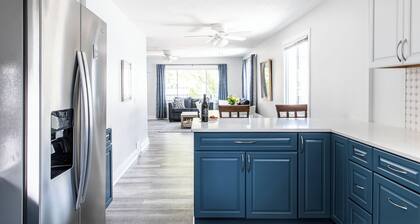 New Buffalo, Walk to Beach, Remodeled, Fenced Yard