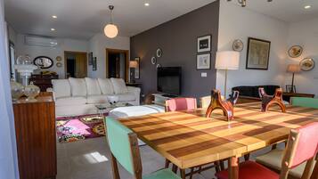 Exclusieve villa | 2 slaapkamers, luxe beddengoed, bedden met traagschuimmatras