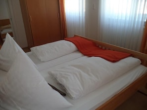 Comfort Apartment | Hypo-allergenic bedding, soundproofing, free WiFi, bed sheets - Hotel Rose Heidelberg (Heidelberg)