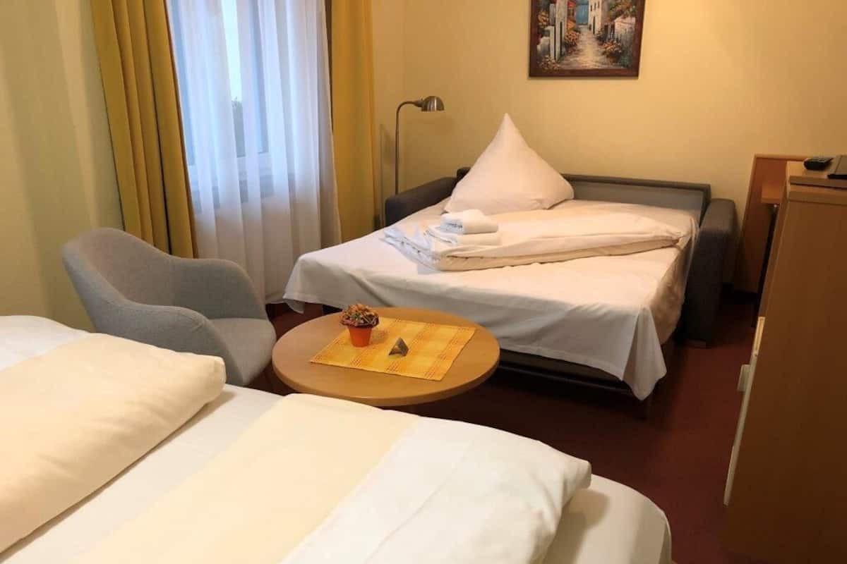 Kamar Double Grand | Seprai antialergi, meja kerja, kedap suara, dan Wi-Fi gratis