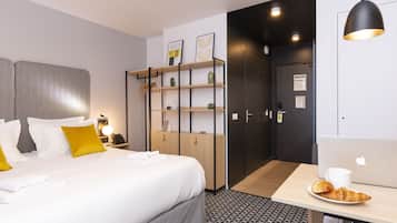 Studio | 1 bedroom, in-room safe, free WiFi, bed sheets