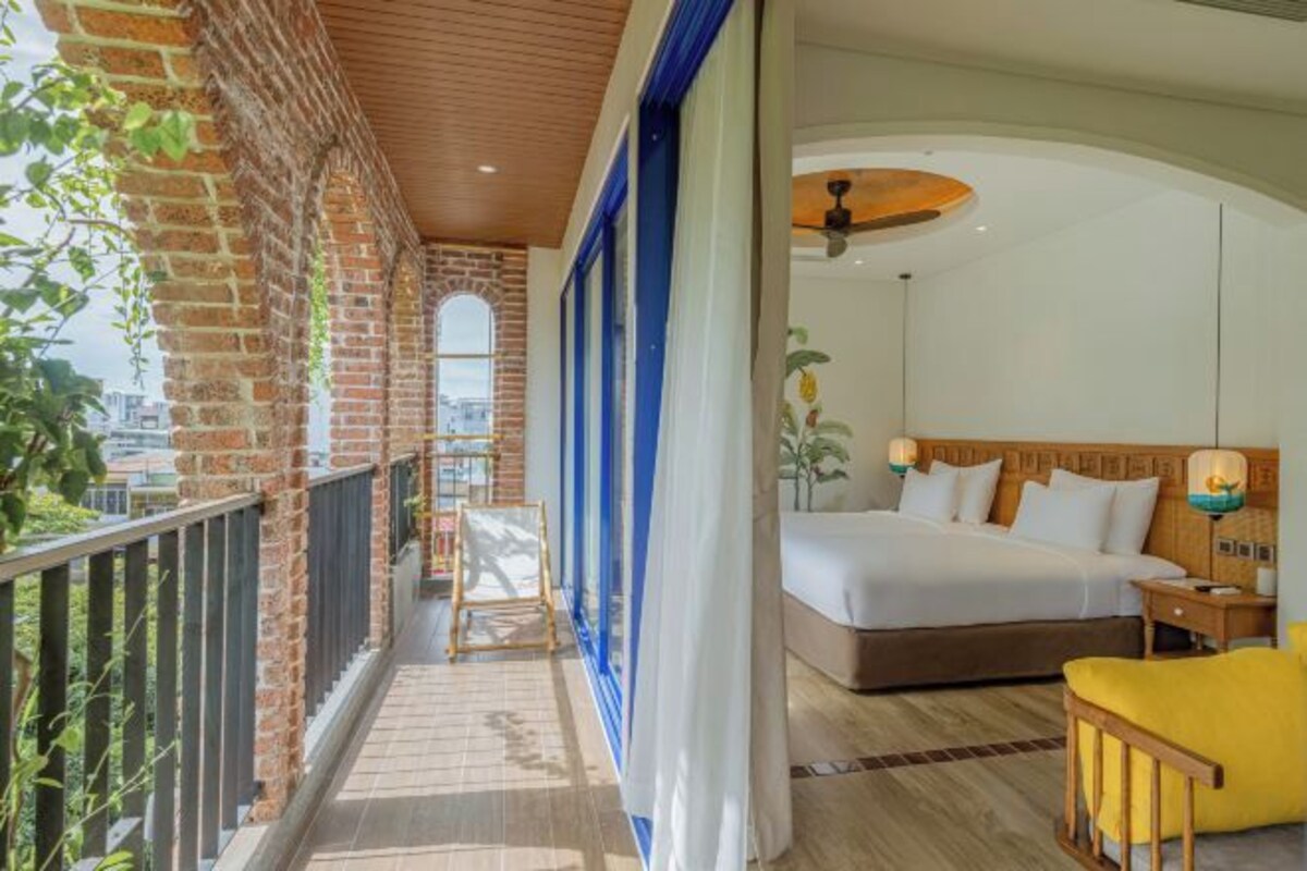 Twin Studio With Large Balcony