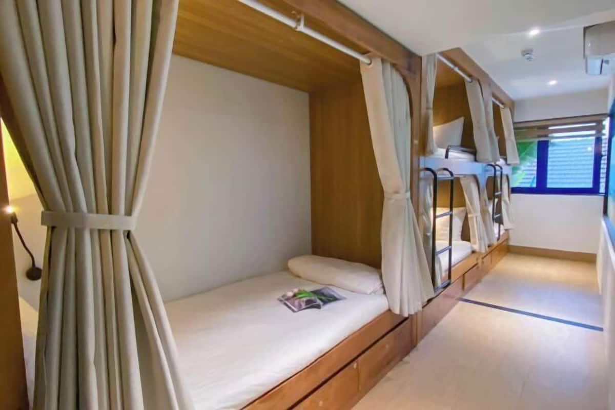 1 bedroom, premium bedding, individually decorated