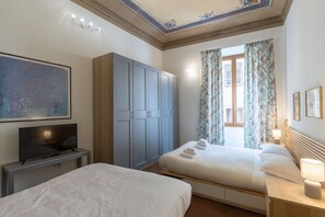 2 多间卧室、熨斗/熨衣板、WiFi、床单