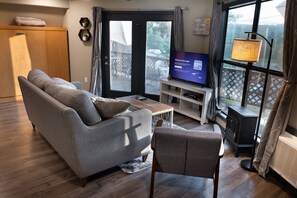 Smart TV, fireplace, video games