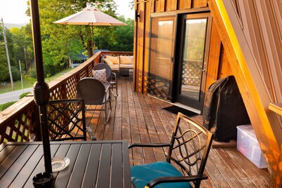 Updated A-Frame Cabin: Valley & Lake Kiwanie Views
