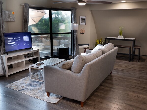 TV connectée, cheminée, jeux vidéo