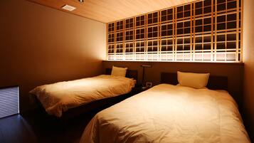 Chambre Quadruple Familiale, 2 chambres, non-fumeurs, vue montagne | Décoration personnalisée, ameublement personnalisé, rideaux occultants