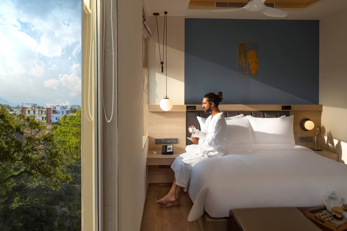 executive suite, 1 king bed | city view