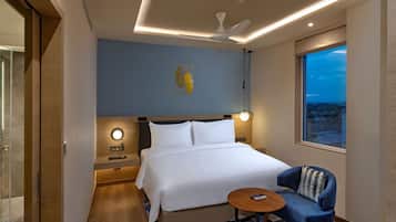 Elite King Room | 1 ห้องนอน, เครื่องนอนระดับพรีเมียม, ตู้นิรภัยในห้องพัก, โต๊ะทำงาน