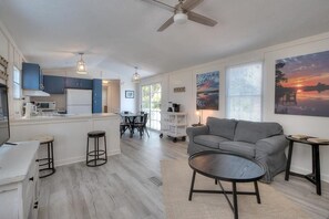Smart TV - Reel Simple: A cozy 3-bedroom retreat in Oak Island with scenic water views. (Oak Island)