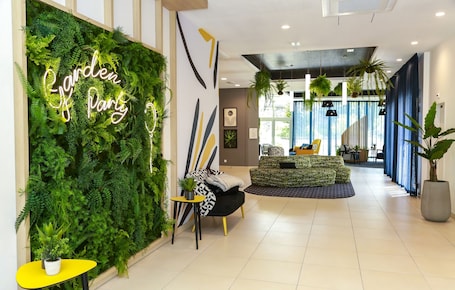 Reception. Appart Hotel Odalys City Angers Centre Gare
