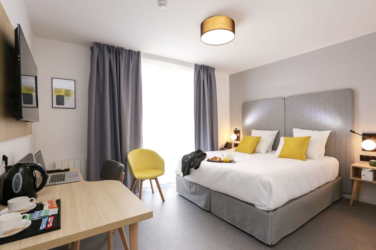 Studio | 1 bedroom, in-room safe, free WiFi, bed sheets