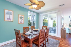 Dining - Private townhome near Hawaii's best beaches (Waikoloa)