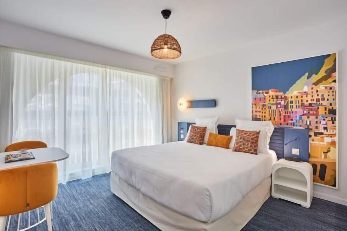 1 bedroom, in-room safe, free WiFi, bed sheets