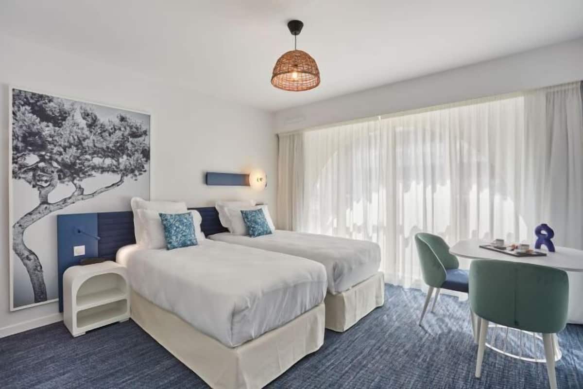 1 bedroom, in-room safe, free WiFi, bed sheets