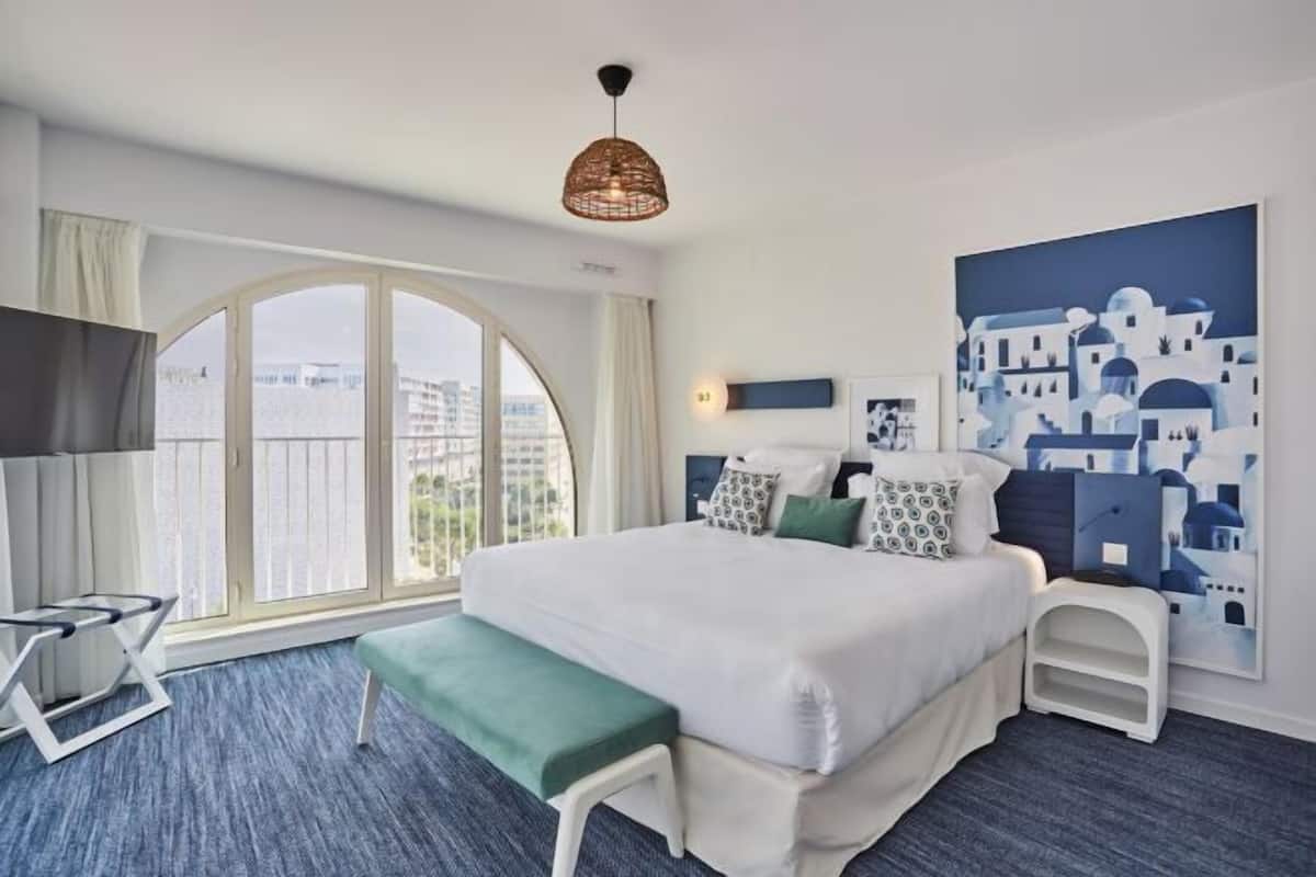 1 bedroom, in-room safe, free WiFi, bed sheets