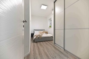 2 bedrooms, internet