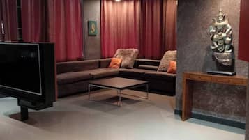 Exclusive Penthouse | Living area | Smart TV