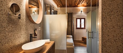Habitación doble Confort | Baño | Regadera, secadora de cabello, toallas, jabón